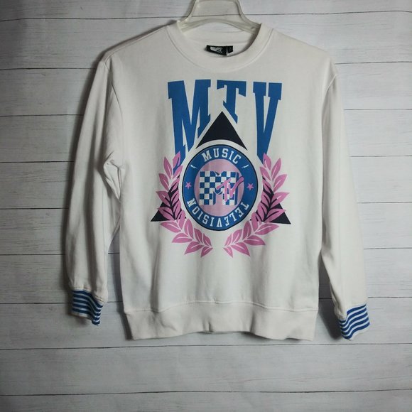 MTV Sweaters - MTV crew neck sweatshirt size Medium NWT